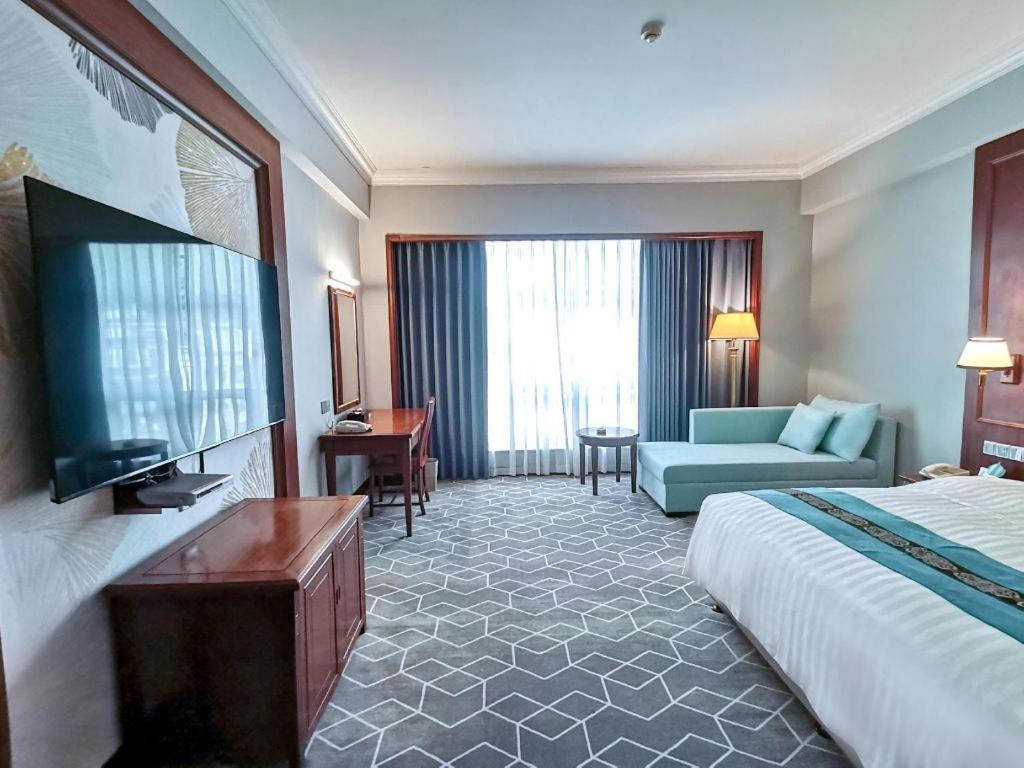 Fenggang Gladden Hotel Tiantangwei Exteriér fotografie