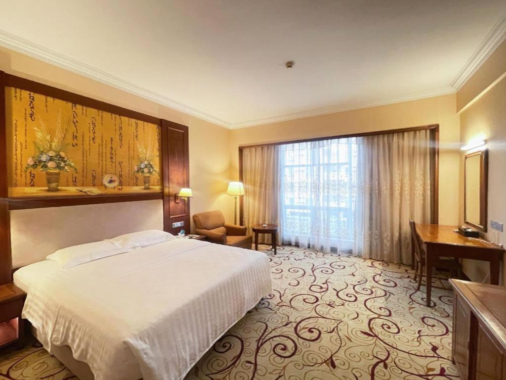 Fenggang Gladden Hotel Tiantangwei Exteriér fotografie