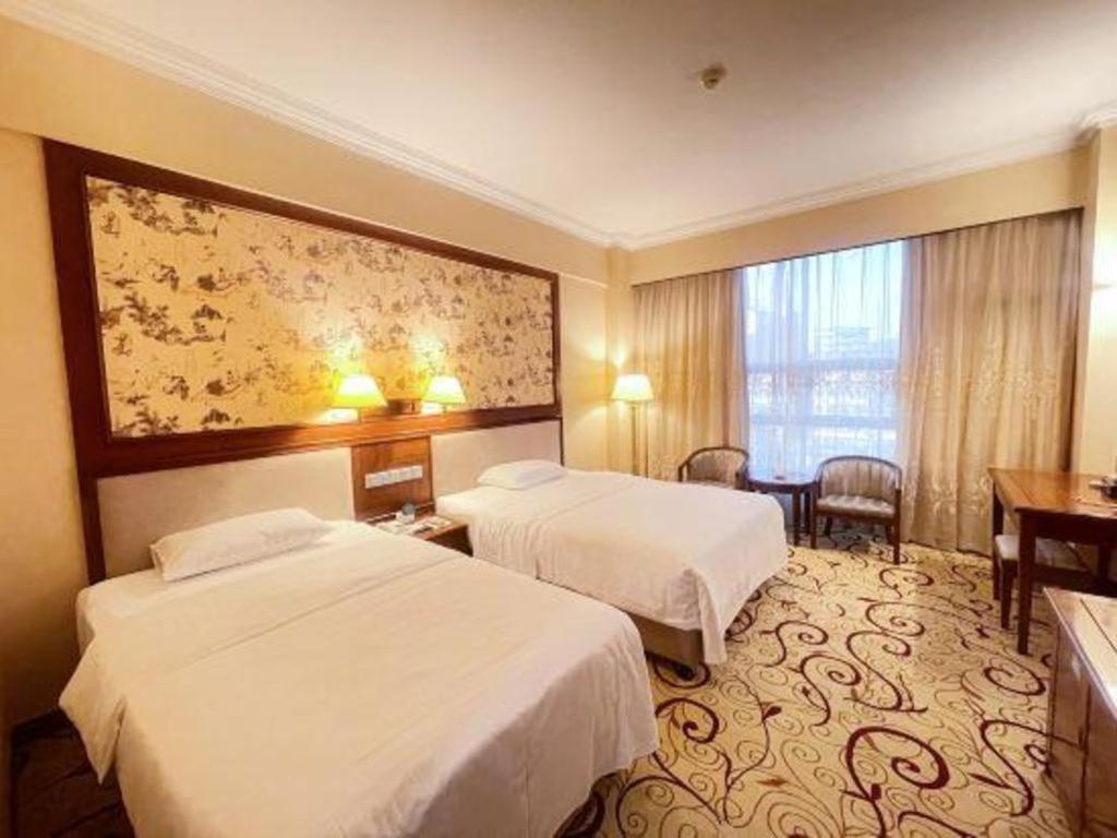 Fenggang Gladden Hotel Tiantangwei Exteriér fotografie
