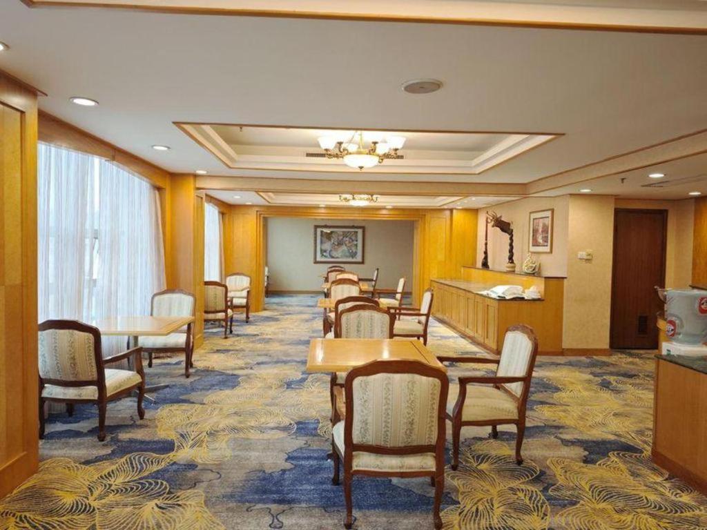 Fenggang Gladden Hotel Tiantangwei Exteriér fotografie